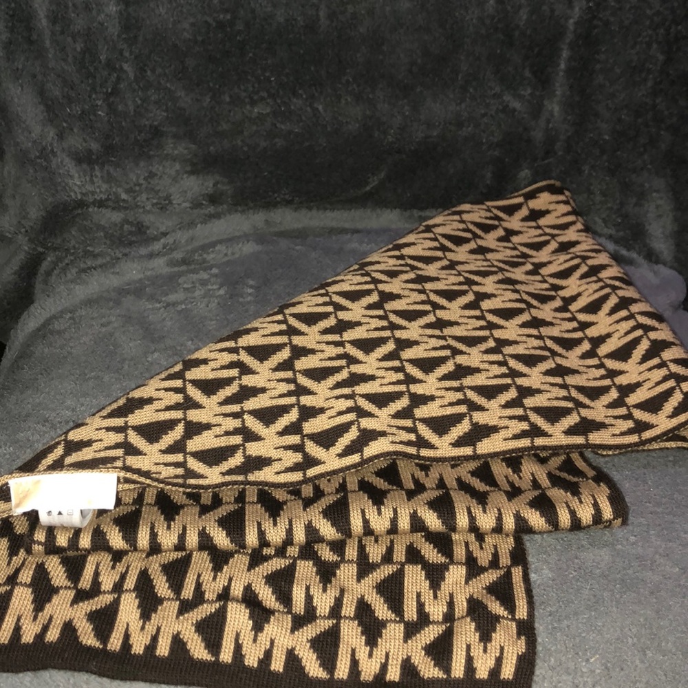 MICHAEL KORS Scarf